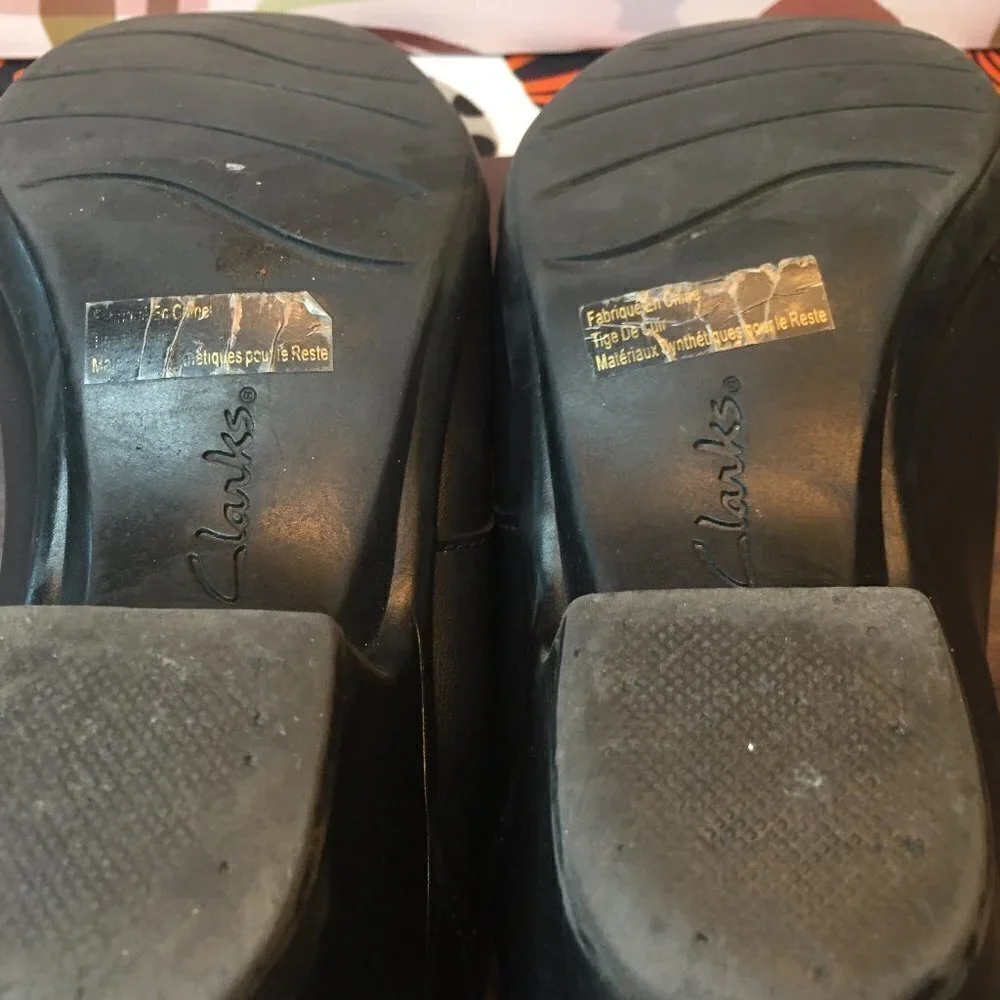 Clarks Bendables Leather Slip On  Size 10M
